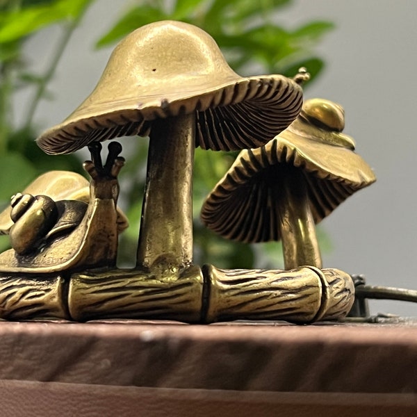 Brass Old Mushroom and Snail Home Decoration, Lucky Fortune Ornament Tea Pet Incense Insert