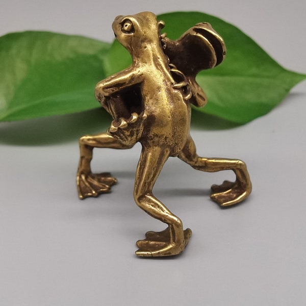 Old objects mini wrestling frog bronze sculpture, key chain car pendant, antique antique ornaments, handmade art collections