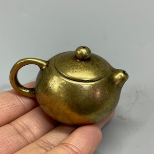 Brass small teapot ornaments, mini small copper pot, cute small pot, handle copper small pot, tea ceremony tea pet exquisite pot