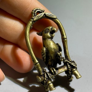Antique parrot pendant, bronze crafts, birdcage starling ornaments, solid bronze carving tea pet animals