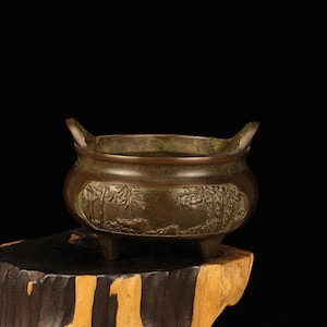 Incense burner pure copper household, indoor incense burner sandalwood burner, agarwood incense burner, antique three-legged Xuande burner
