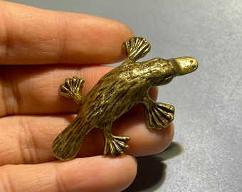Do old retro platypus ornaments, antique bronze crafts