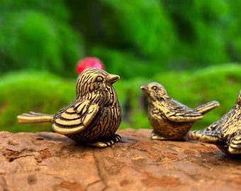 Three brass sparrow birds, interesting bird pet decorations, antique decorative tea pets