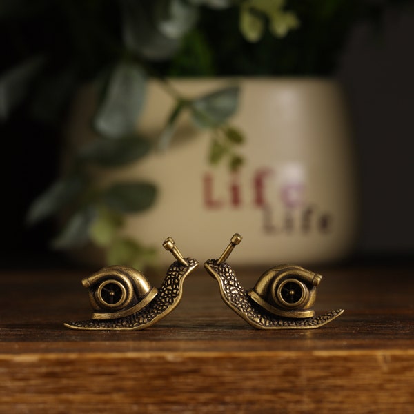 Two brass snail statues | retro home decoration ornaments | Mushroom Snails desktop decoration | CottageCore Decor