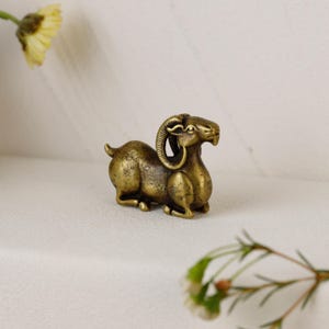 Cute brass alpaca statue | exquisite decorative ornaments | home decoration | animal theme artwork | creative gift