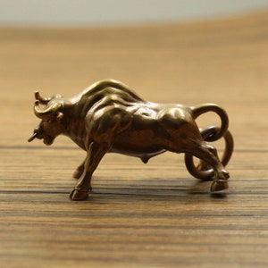 Brass fortune ox small ornament, solid copper zodiac ox, wealthy ox tea pet handle, copper ox pendant