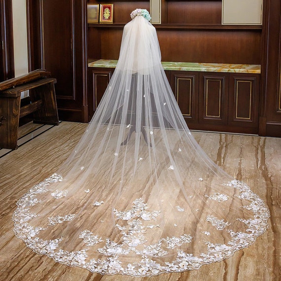 Gorgeous Wedding Lace Veil Floral Long Cathedral Veils for Brides