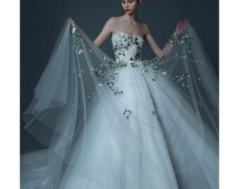 Strapless Wedding Dress Floral Print Dress/ Elegant Tulle Bridal Dress/ A-Line White Evening Dresses With Long Train