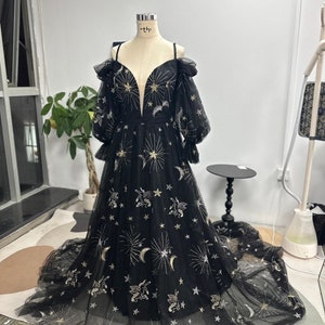 Elegant Black Tulle Boho Wedding Dresses/ Golden Celestial Star Bohemian V-neck Illusion A-line Formal/  Evening Prom Gowns