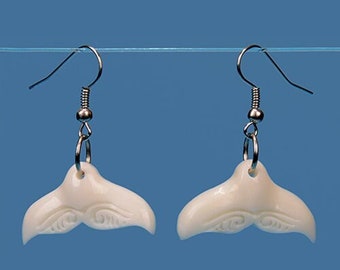 Boucles d'oreilles queue de baleine en os