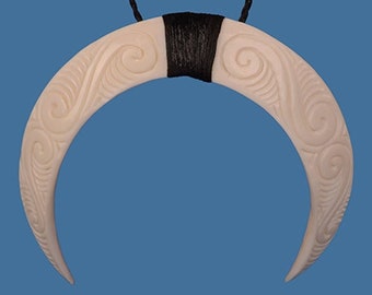 Pig Tusk Arc Pendant - Handmade Māori Bone Carving from New Zealand