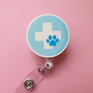 Porta credencial de veterinario, porta credencial de veterinario, regalo para amantes de los animales, porta credencial de cruz azul, clip de identificación de pata, cordón de médico, mosquetón médico, VETERINARIO