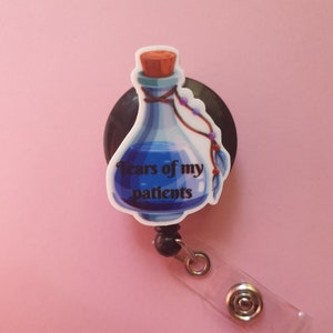 Bobine d'insigne drôle d'infirmière, cadeau de médecin, clip d'identification des larmes de mes patients, porte-carte d'infirmière, étiquette médicale, lanière drôle, mousqueton, coffre-fort pour IRM
