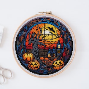 Schema punto croce Halloween in vetro colorato PDF, disegno ricamo a mano stregato spettrale gotico, grafico Xstitch contato Pattern Keeper #94