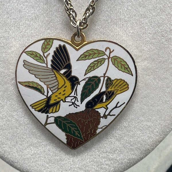 Vintage 1970s White Cloisone Yellow Black Enamel Bird Heart Pendant Necklace 18”