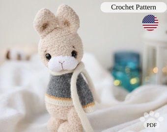 Gehaakt konijnenpatroon pdf, pluche konijnenamigurumi in kleding, zachte schattige konijntjestutorial, knuffeldier amigurumi speelgoedpatroon, inrichting kinderkamer