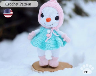 Amigurumi snowman easy crochet pattern. Cute crochet Christmas snowman in clothes. Christmas décor crochet pattern