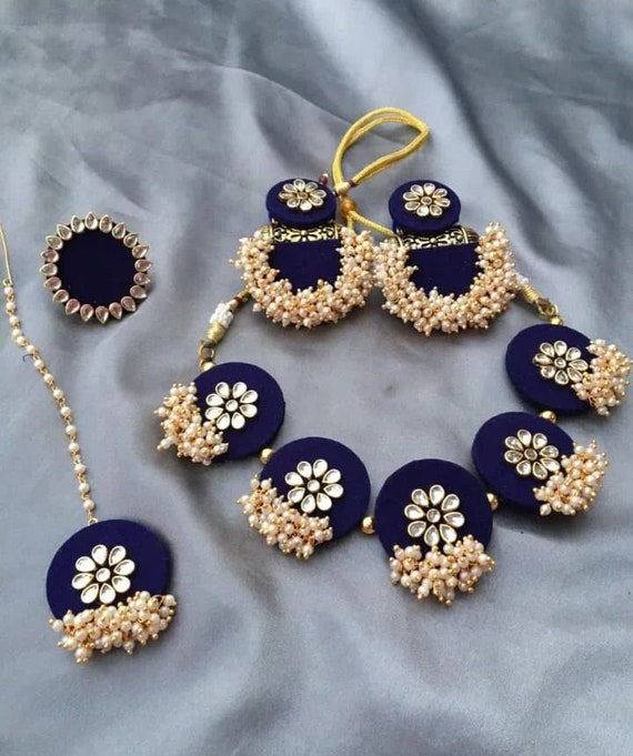 Jewellery moti set store