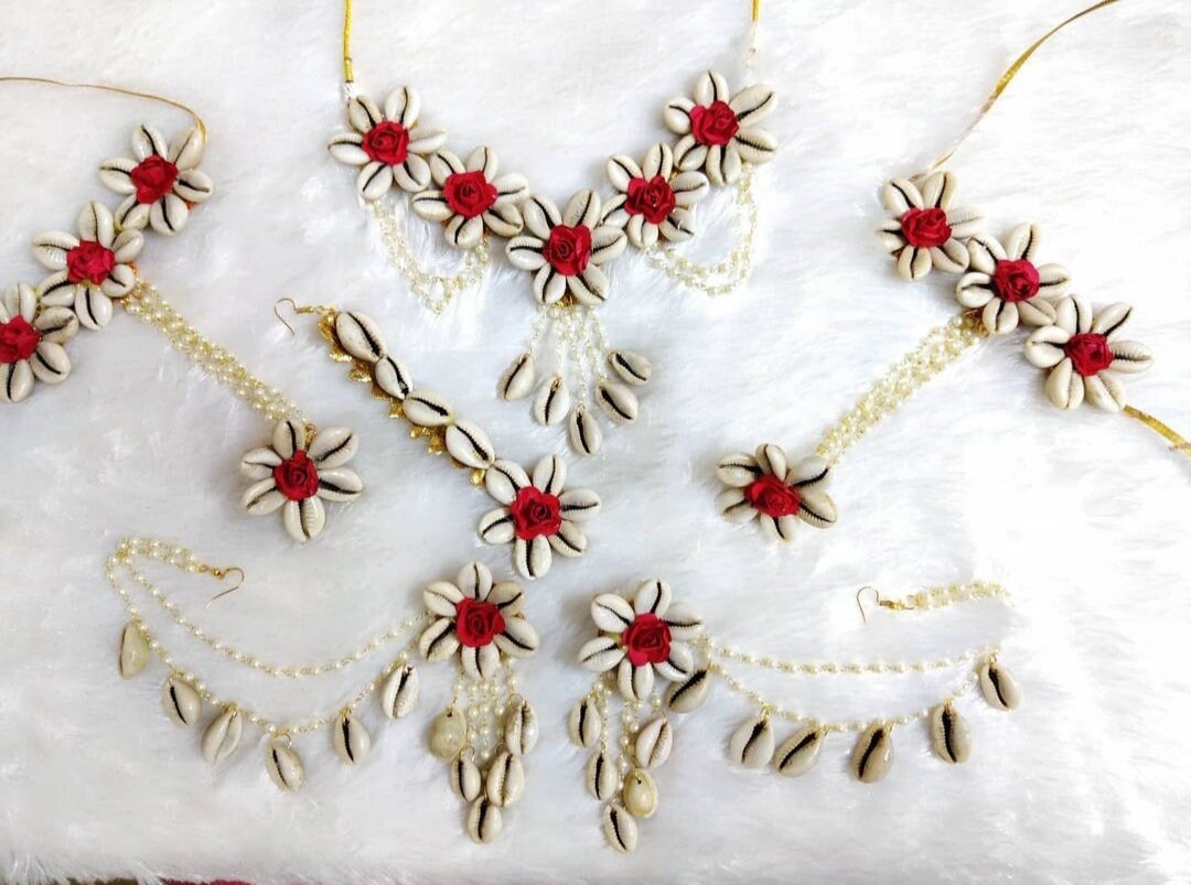 Bridel Mehndi Haldi Flower Kawri Shell Set for Pithi Jewellery