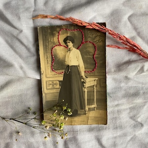 alte bestickte und handgefertigte Postkarte - einzigartiges Geschenk