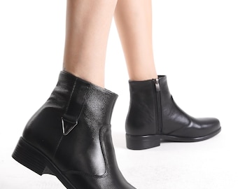 Damen schwarze Echtleder Schnalle Stiefel, speziell für Valentinstag