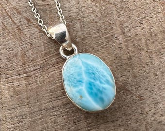 三角形のラリマーネックレス | 天然宝石ペンダント | ハンドメイド