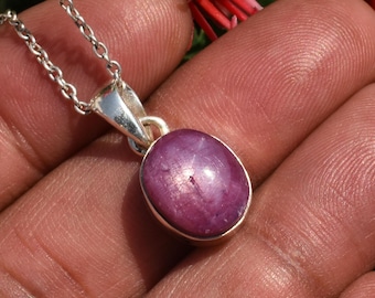 Collier pendentif Dainty Star Ruby : Pierres précieuses naturelles, argent sterling
