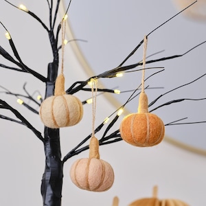 3 Felt Pumpkin Halloween Tree Decorations, Hanging Pumpkin Decoration, Halloween Tree Ornaments, Felt Pumpkin Ornaments, Halloween Baubles