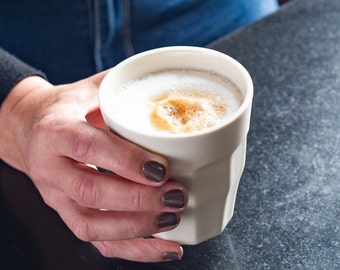 Set mit 4 großen handgefertigten Cappuccino-Tassen aus Keramik