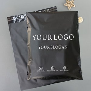 Bolsas de envío personalizadas Black Poly mailer.custom con logotipo/eslogan impreso, bolsas de correo para embalaje de vestido/sudadera, sobre de polietileno con logotipo