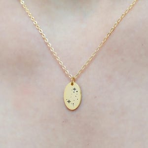 Custom Zodiac Constellation Necklace,Personalized Star Signet Necklace,Oval Constellation Necklace, Birthday Gift for Her,Graduation Gift
