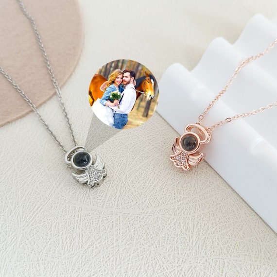 Collana Con Foto Proiettata Personalizzata – Ciondolo Rotondo In Argento 925 Con Immagine Incisa – Regalo Per Anniversario, San Valentino, Mamma (Oro Rosa)