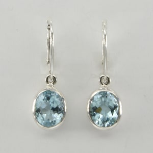 Sterling Silver (925) Leverback - Facetted Blue Topaz Oval Dangle / Drop  Earrings - Lever back