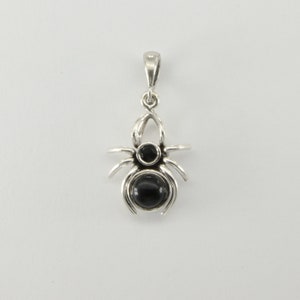 Sterling Silver - Black Onyx Spider Pendant - 925 Sterling Silver - Pendentif Onyx noir en argent sterling