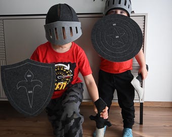 Felt Knight Helmet with liftable face visor | Ritterhelm