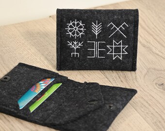 Cartera de lana merino premium hecha a mano: tarjetero minimalista de fieltro con bordado