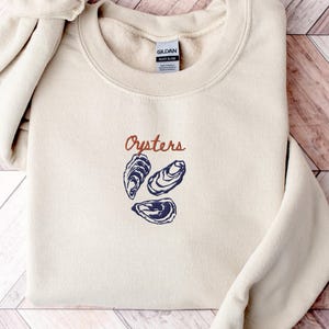 Embroidered Oyster Sweatshirt, Oysters Crewneck, Seafood Sweater, Food Shirt, Foodie Sweater, Vintage Fisherman Aesthetic Seashell  Top Gift