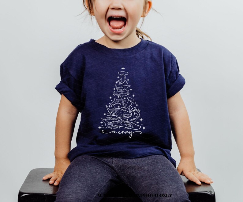 Shark Christmas Sweatshirt Christmas Tree Crewneck, Hammerhead Shirt, Shark Lover Gift Shirt, Womens Xmas Sweater, Funny Animal Christmas Bild 16