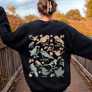 Preppy Indie Bird Sweatshirt, Aesthetic Women&#39;s baggy Style Crewneck ,Indie Vintage Bird Pattern On Back Hoodie, Bird Nature Lover  Gift