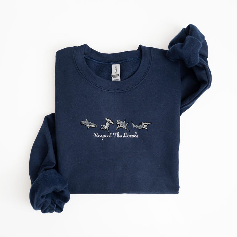 Sweat-shirt requin brodé pour amateur de requins, cadeau requin marteau, col rond brodé, respect des habitants, biologie marine, nature image 5