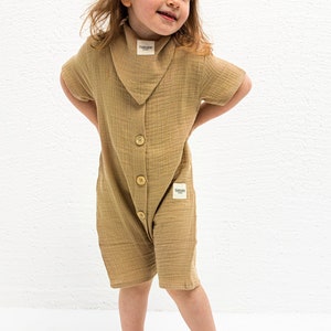 Totzee Muslin Buttoned Romper Desert Sand – The Ultimate Blend of Comfort, Elegance & Breathability!