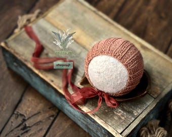 Arlow Newborn Bonnet