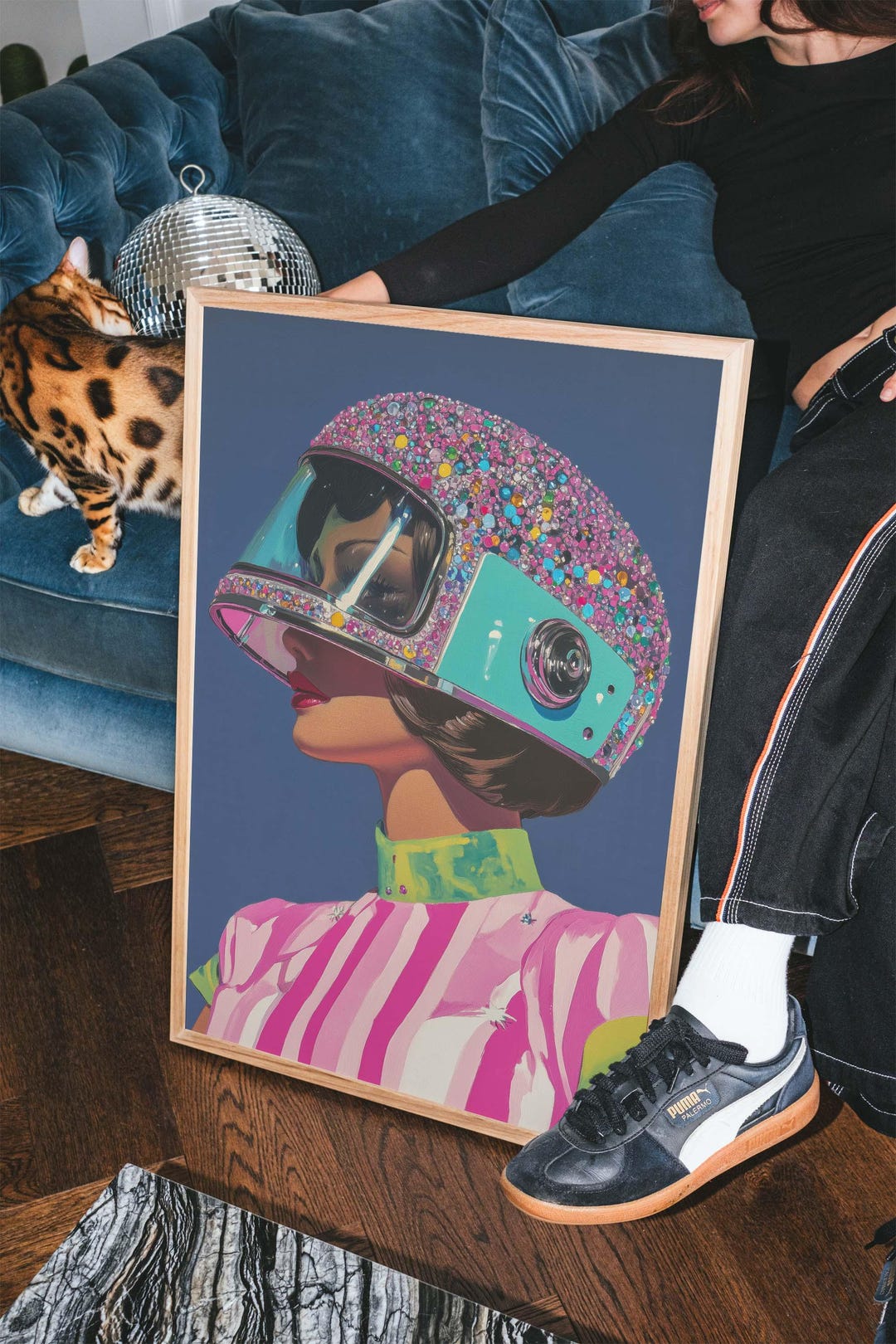 Space Helmet Glam Wall Art – Retro Astronaut Girl With Rhinestone ...