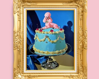 Impressão artística de Poodle no Bolo – Arte de parede retrô excêntrica com tons pastéis de azul e rosa, decoração de sobremesas com inspiração vintage para cozinhas maximalistas