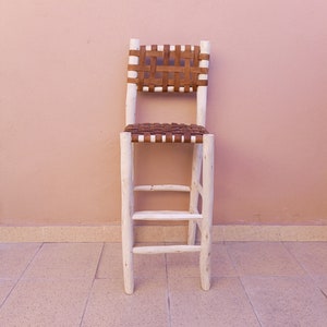 Tabouret de bar marocain - bois de laurier assis en cuir de chameau