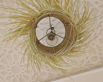 suspension artisanale écologique à franges - feuilles de palmier