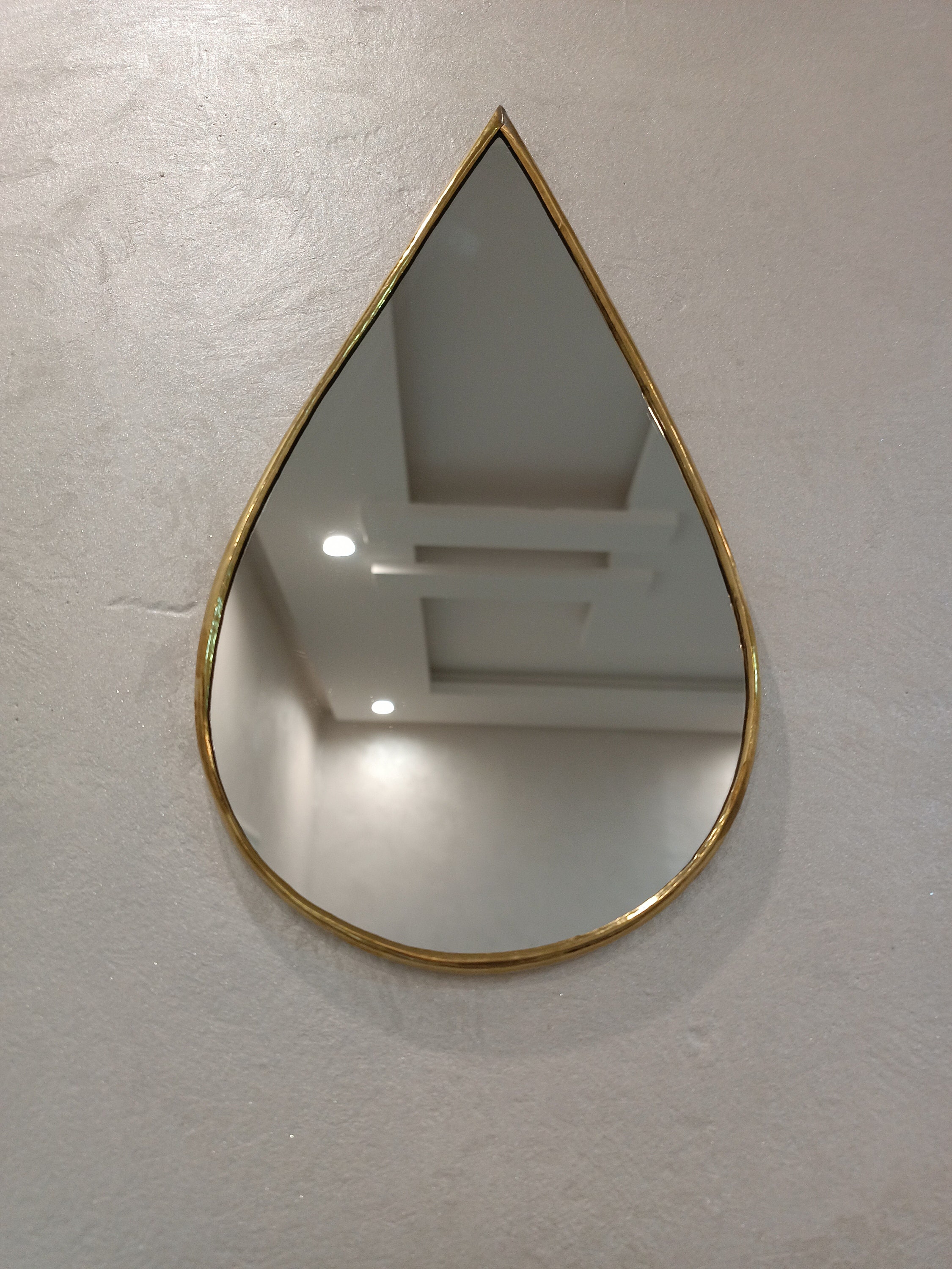 Miroir Mural En Métal Forme Goutte - Or, Dimensions 29x21 Cm, Épaisseur 1.2 Cm, Neuf, Paris Prix