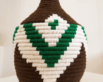Panier berbère marocain fait main : décoration bohème tissée avec couvercle