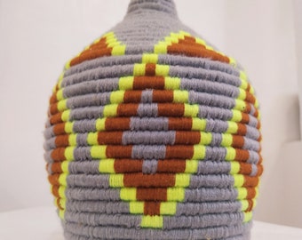Panier berbère marocain fait main : décoration bohème tissée avec couvercle