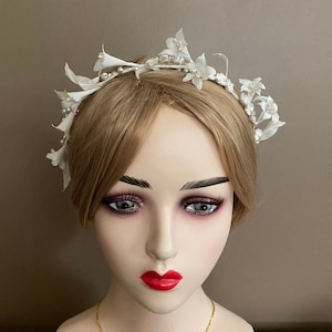 White Real Silk Flower/Pearl Wedding Hair Vine Headpiece, Pearl Bridal Hairpiece Accessories. Adjustable Floral Headband. Flower Crown